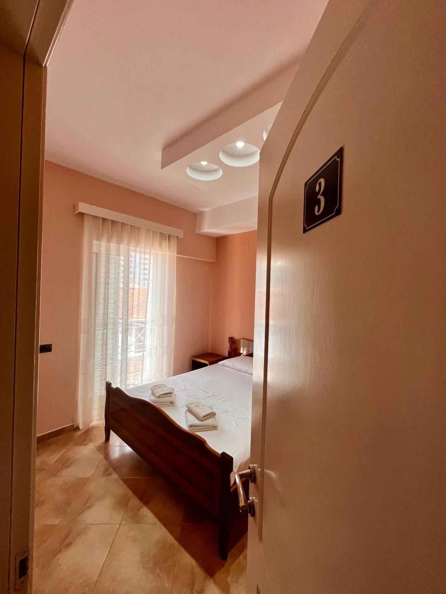 Vila Papa Durrës Exteriör bild
