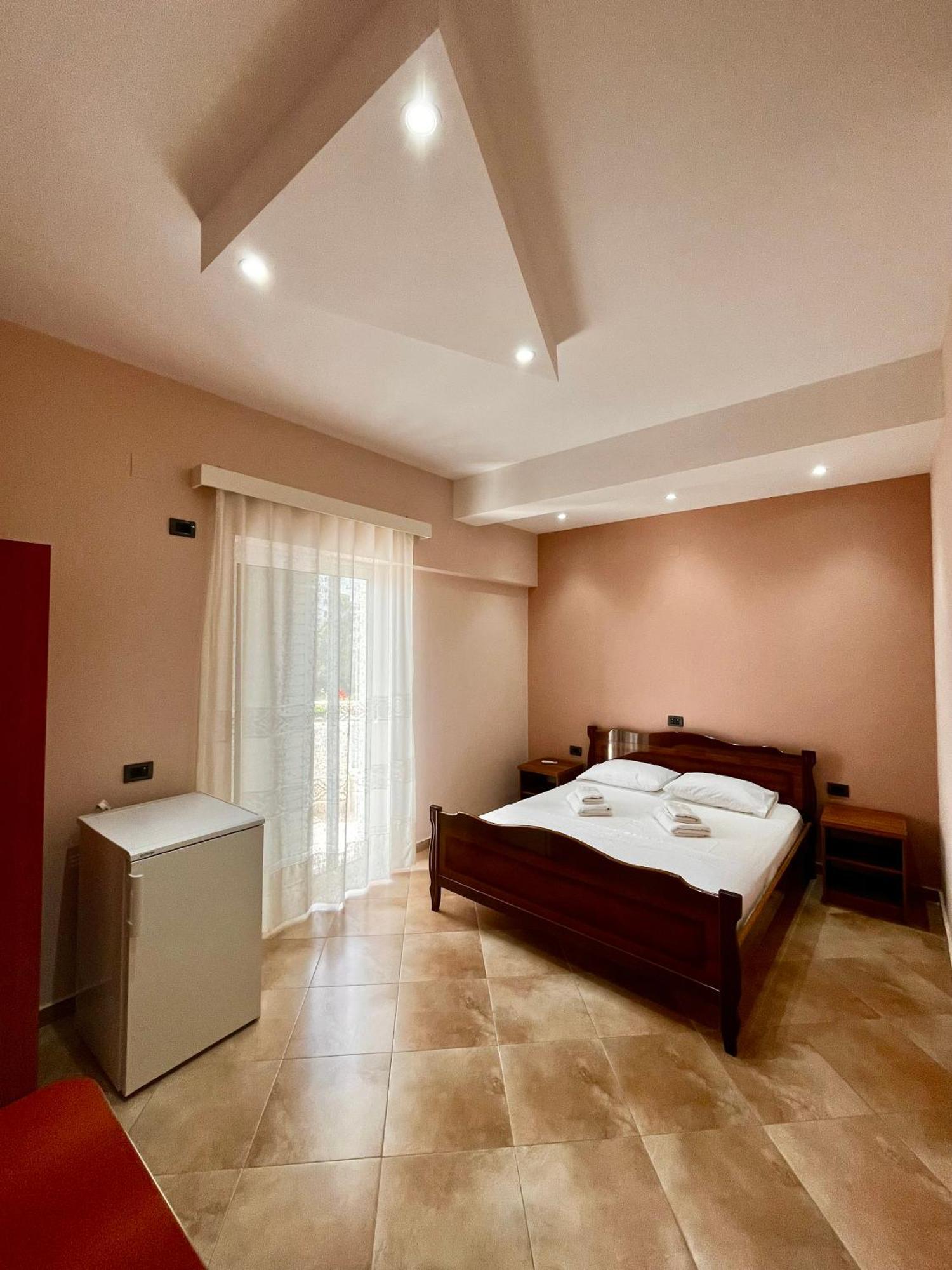 Vila Papa Durrës Exteriör bild