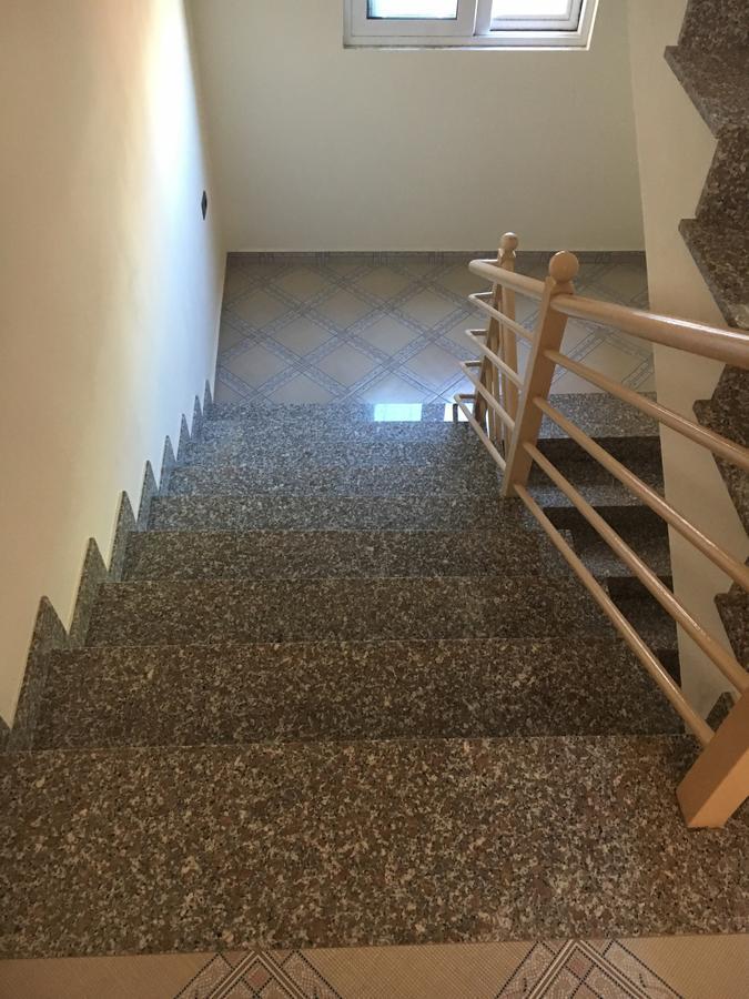 Vila Papa Durrës Exteriör bild